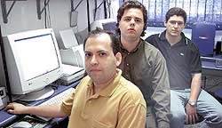 João Carlos Camera Júnior (no meio), com a equipe que trabalha com o computador criado por ele na Unesp 